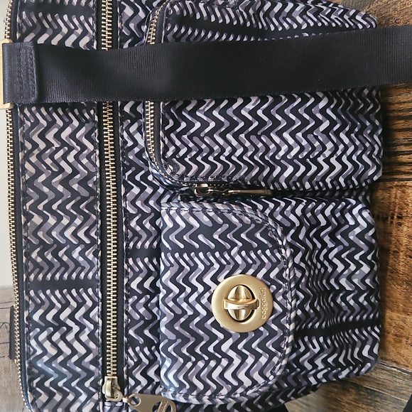Baggallini Stylish Black and White Women's Crossbody Bag‎ - Picture 2 of 7